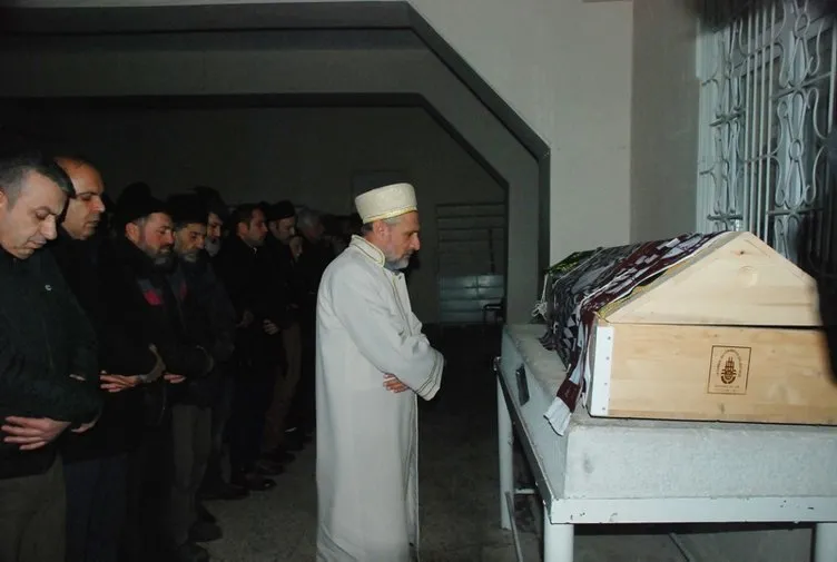 Simit satarak Elazığspor’a destek olan Muhammed, kalp krizinden öldü