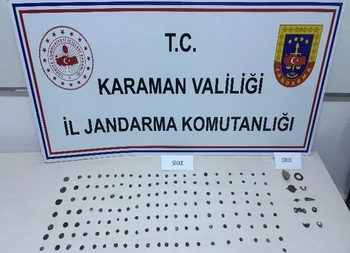 karamanda-148-adet-tarihi-sikke-ele-gecirildi-10-tutuklama-1764323631215.jpg