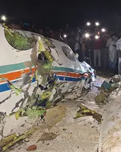 Hindistan’da ambulans uçak yere çakıldı! 7 ölü