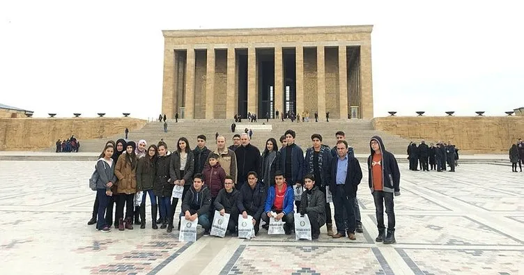 Çukurova Belediyesi 40 öğrenciyi Anıtkabir’e gönderdi