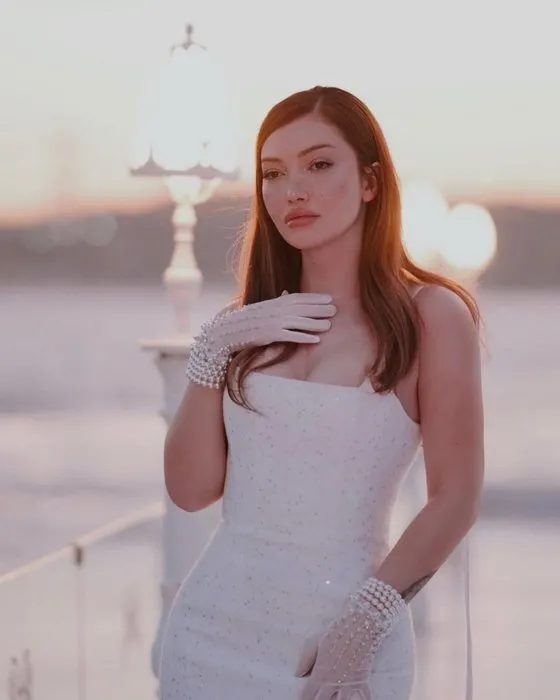 ’Ben çirkin bir kız değildim’ demişti! Danla Bilic’in eski hali tekrar gündeme geldi! Estetiksiz fotoğrafları ortalığa saçıldı...