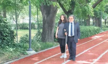 Görme engelli hukukçu 53 yaşında avukatlık stajına başladı
