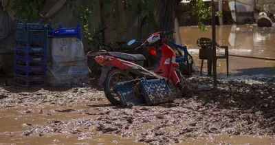 Elmalı’yı sel vurdu!