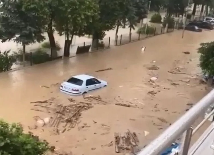 Son dakika: Bartın Sinop Kastamonu ve Samsun'da sel felaketi! Hastane tahliye edildi, yollar çöktü, köprüler yıkıldı...