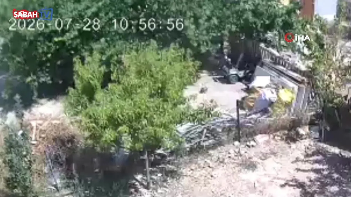 Karaman’da köpek dehşeti kamerada: 3 yaşındaki çocuk ağır yaralandı | Video videosunu izle Karaman’da köpek dehşeti kamerada: 3 yaşındaki çocuk ağır yaralandı | Video videosunu izle