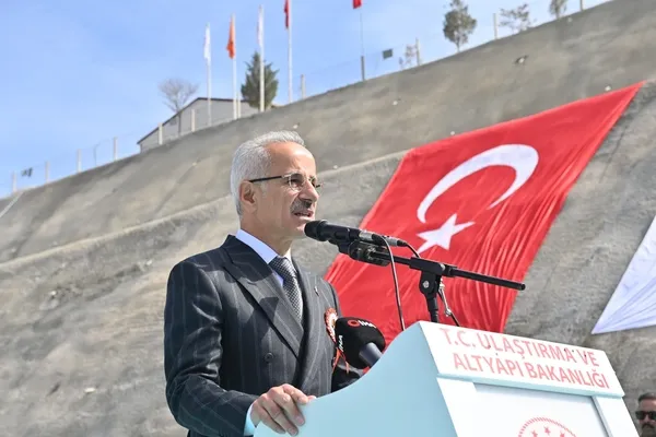 bakan-uraloglu-acikladi-kafkas-ulkelerine-otoyol-projesi-hizlandi-ankara-kirikkale-arasi-43-dakikaya-dusecek-1780135452847.jpeg