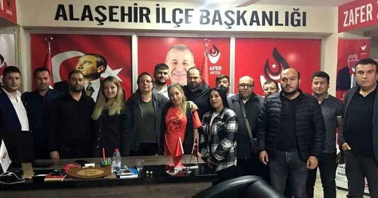 Manisa’da Zafer Partisi’nden toplu istifa! Başkan Erdoğan’ı destekleyeceklerini açıkladılar...