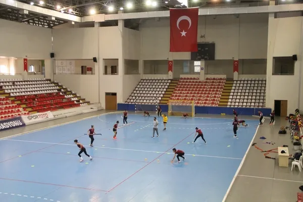 21-yas-alti-milli-takimin-amasyadaki-kampi-sona-erdi-1668949166466.jpg