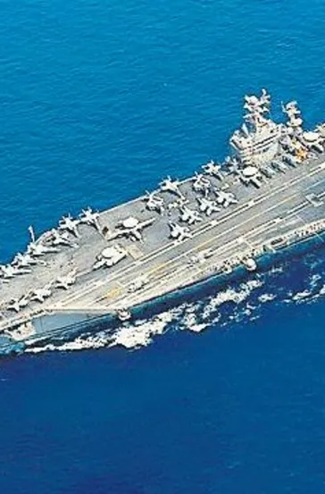 İran, ABD uçak gemisine füze attı