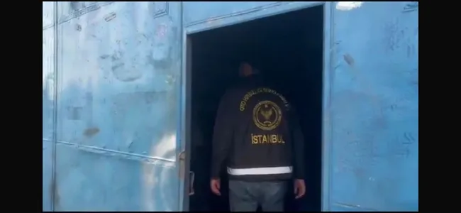 istanbulda-change-oto-operasyonu-16-kisi-yakalandi-28-arac-ele-gecirildi-1777960155083.jpg
