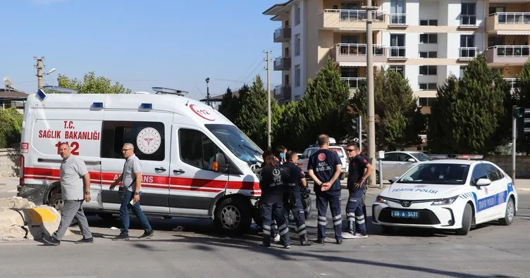 Denizli’de hasta taşıyan ambulans ile ticari araç çarpıştı: 5 yaralı