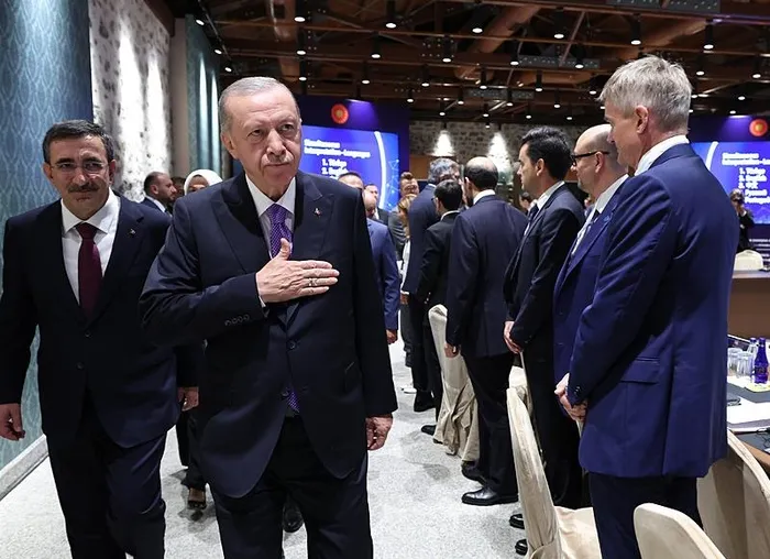 Başkan Erdoğan: Türkiye'nin önünde seçimsiz, altın değerinde 3.5 yıl var