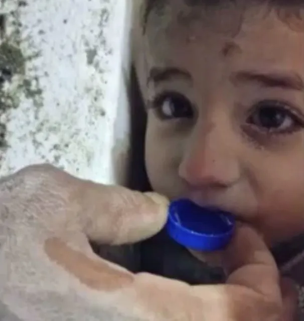 Kahramanmaraş deprem bölgesinde ağlatan anlar: 2 aylık bebek ölümünden parmağını emerek çıktı!