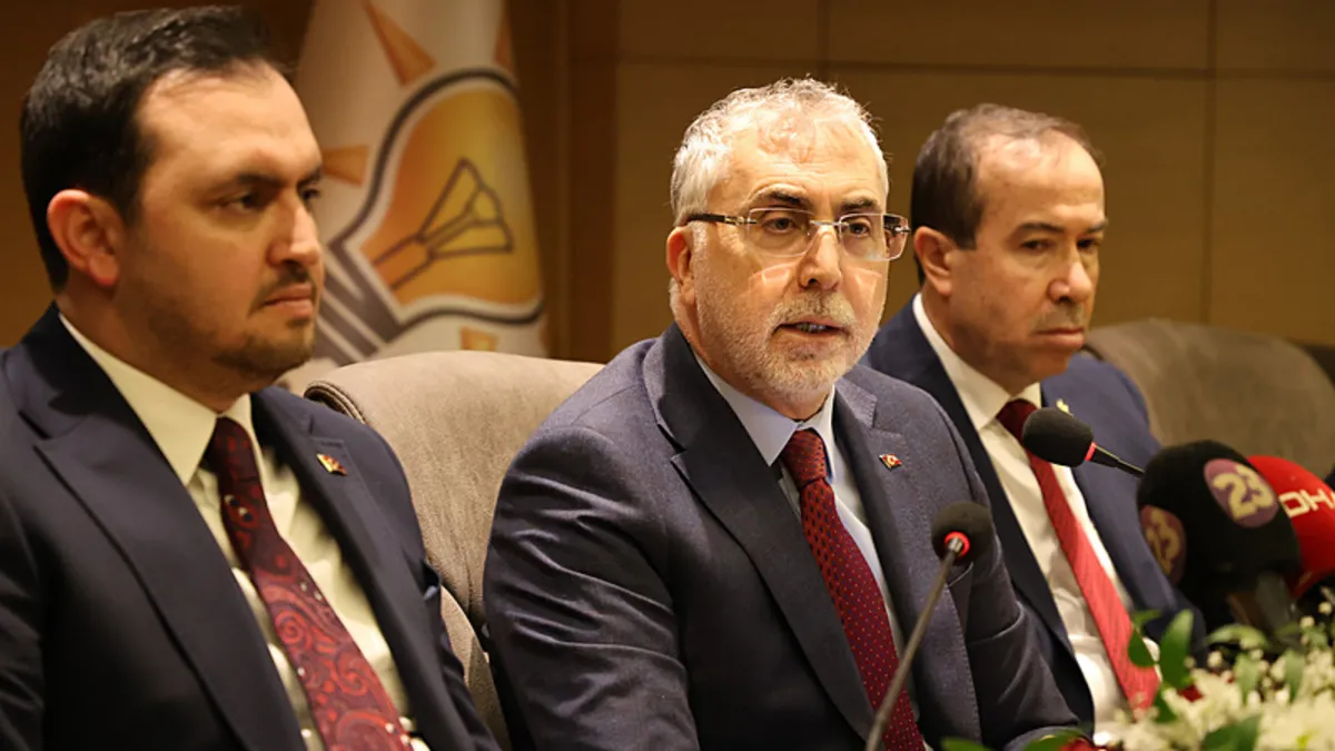 Bakan Işıkhan: Deprem bölgesinde sigortalı sayısı 2 milyonu aştı Bakan Işıkhan: Deprem bölgesinde sigortalı sayısı 2 milyonu aştı