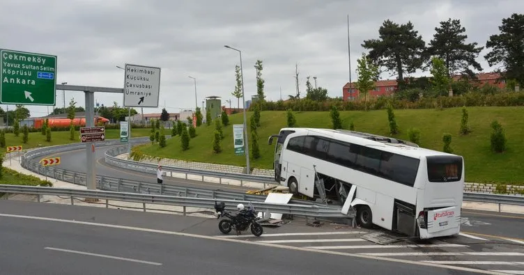 Tur otobüsünün bariyerlere çıktığı kazada 1 kişi yaralandı