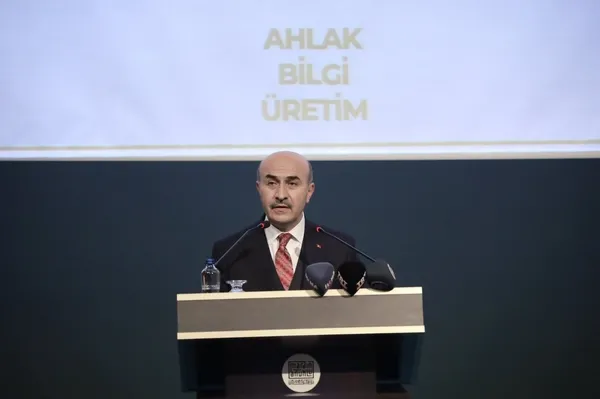 yok-baskani-ozvar-universitelerimize-biraz-zaman-taniyalim-1639745161601.jpg