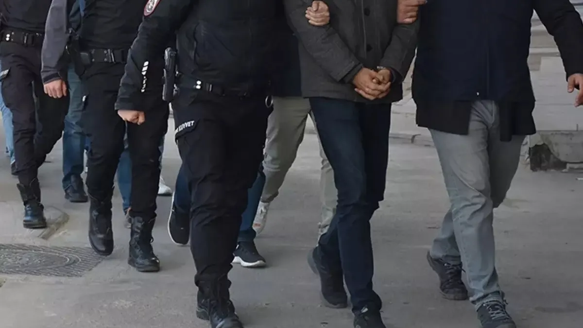 Şarj aletine gizlenmiş uyuşturucu madde ele geçirildi! Şarj aletine gizlenmiş uyuşturucu madde ele geçirildi!