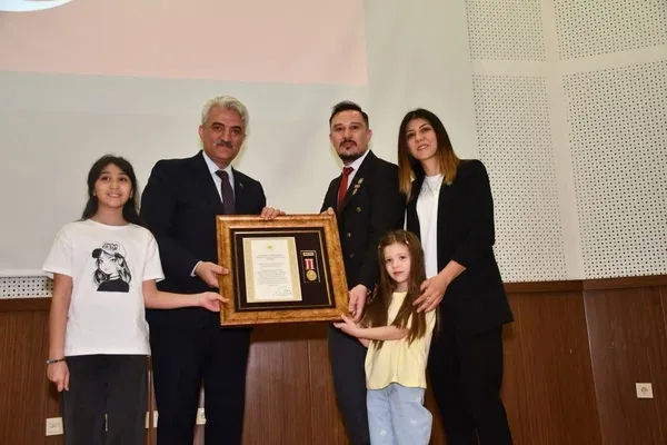 kirikkalede-sehitler-anildi-devlet-ovunc-madalyasi-ve-beratlari-takdim-edildi-1742309987655.jpg