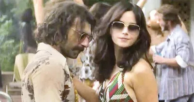 İlker Kaleli’nin ’The Serpent’ dizisindeki hali sosyal medyayı salladı! İlker Kaleli’yi tanımakta zorlandılar...