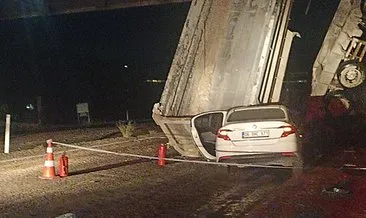 Ankara’da damperi açılan kamyona otomobil çarptı: 1 ölü, 3 yaralı! #ankara