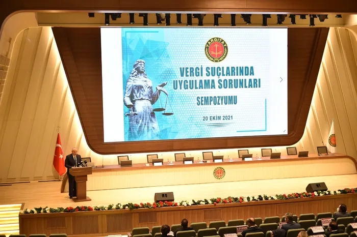 yargitay-baskani-akarca-vergi-suclarinda-uygulama-sorunlari-sempozyumunda-konustu-1634720326263.jpg