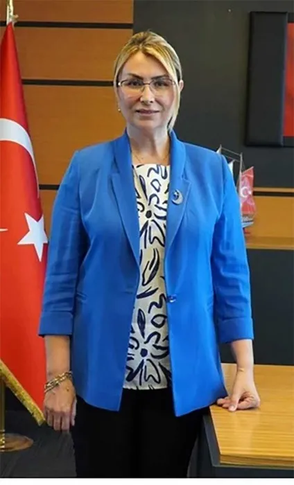 AK Parti’ye geçen Altınova Belediye Başkanı Yasemin Fazlaca ilk kez GÜNAYDIN’a konuştu: CHP’nin kirli yüzünü anlattı! Meclis üyesi şantaj yaparak illegal işlerini yaptırmak istedi