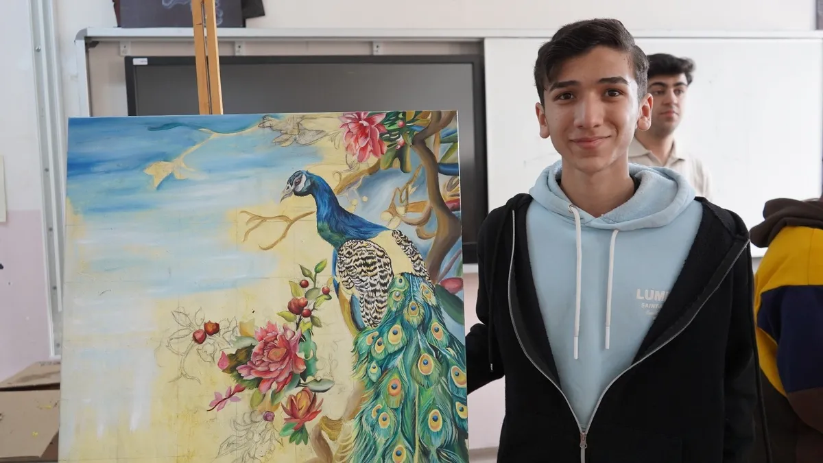 Şırnaklı Hüsam, ABD’nin sanat devlerinden birincilikle kabul aldı: “Sanatın Aziz Sancar’ı olmak istiyorum” Şırnaklı Hüsam, ABD’nin sanat devlerinden birincilikle kabul aldı: “Sanatın Aziz Sancar’ı olmak istiyorum”