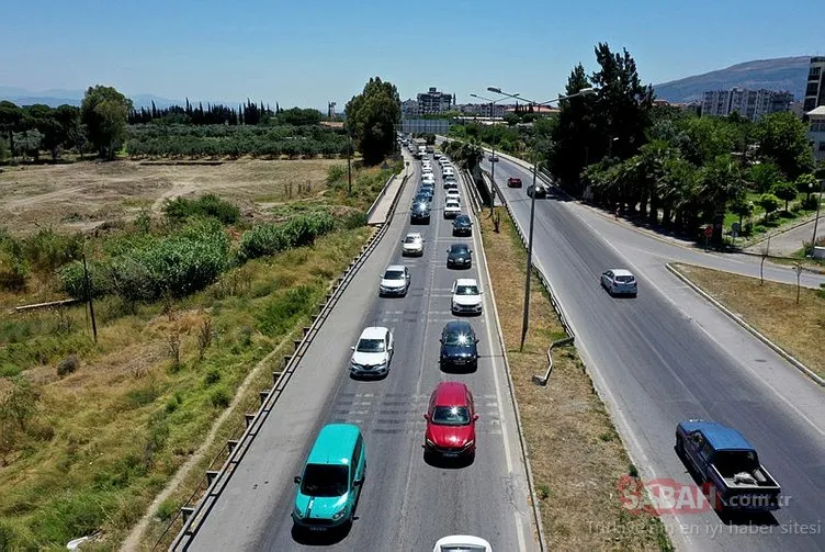 Tatilciler dönüş yolunda! İstanbul yönüne trafik yoğunluğu başladı: O noktalarda kilometrelerce kuyruk oluştu