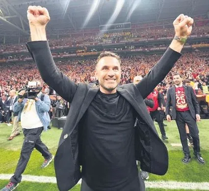 Geçici bir kahraman değil