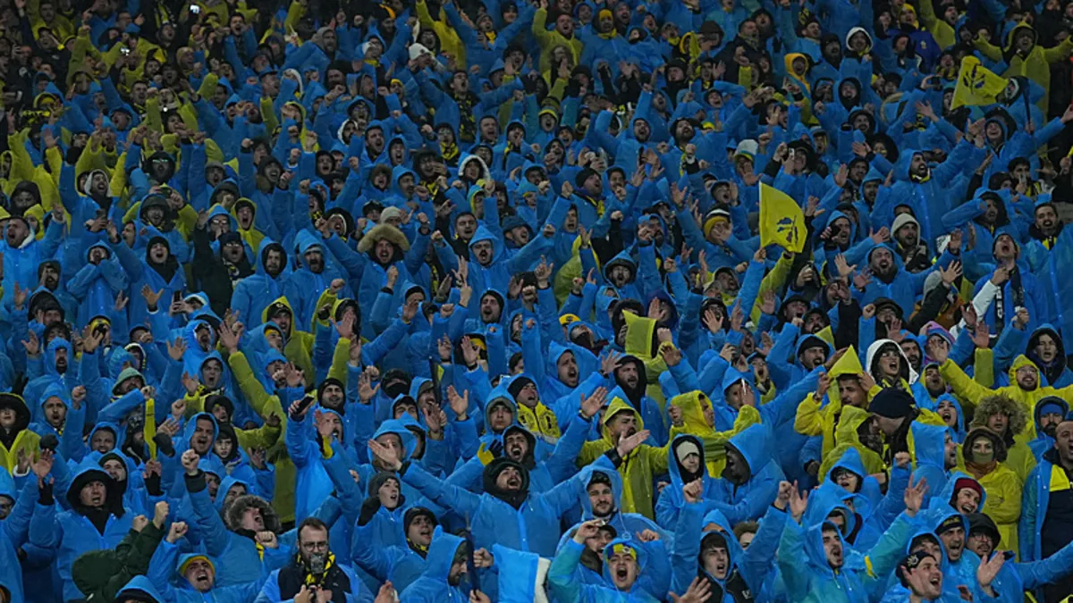 Fenerbahçe’de 5.2 milyon TL’lik yağmurluk! Fenerbahçe’de 5.2 milyon TL’lik yağmurluk!