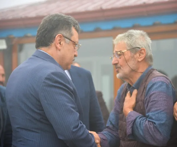 trabzon-buyuksehir-belediye-baskani-ve-milletvekillerinden-sadik-albayraka-ziyaret-1722625256689.jpeg