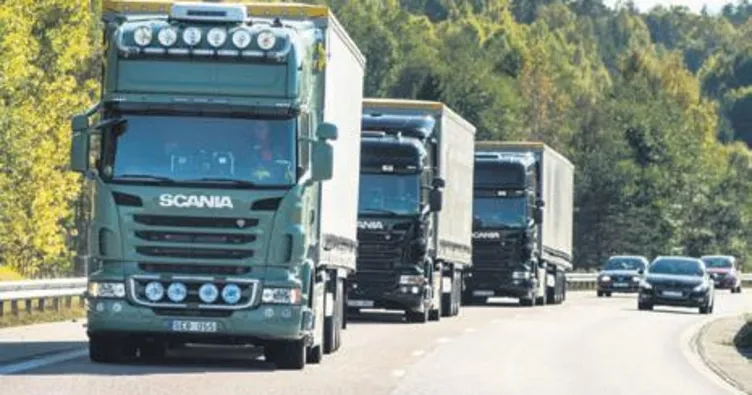 Sürücüsüz kamyona kadın eli değdi