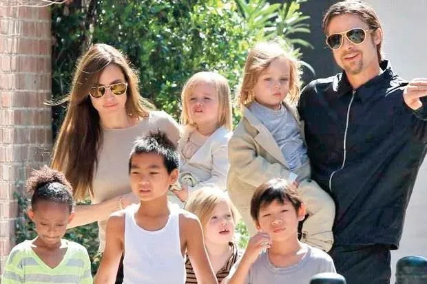 Angelina Jolie’nin ikizleri büyüdü!