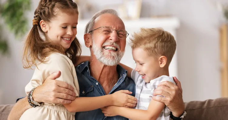 Rüyada Ölmüş Babayı Gülerken Görmek Ne Anlama Gelir? Rüyada Ölmüş