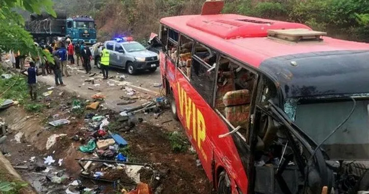 Gana’da iki yolcu otobüsünün çarpışması sonucu 60 kişi öldü