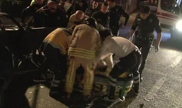 Kadıköy’de otomobil ağaca çarptı: 2’si ağır 3 yaralı