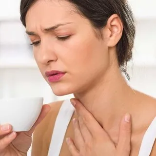 Boğaz ağrısına ne iyi gelir? Evde doğal ve bitkisel tedavi çözümleri ile boğaz ağrısı nasıl geçer?