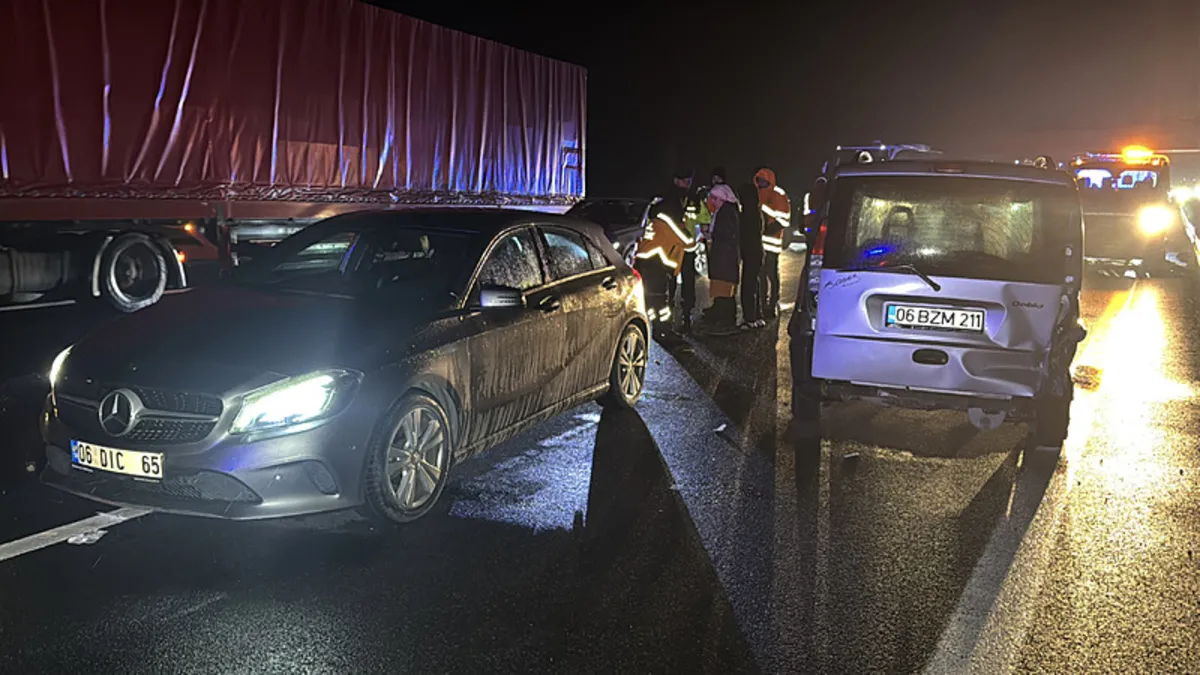 Bolu'da zincirleme kaza: 3 araç birbirine girdi! 7 yaralı