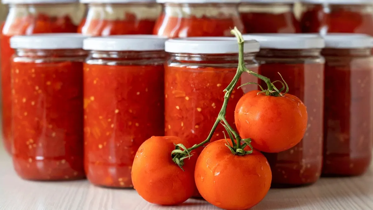 Mükemmel domates sosu için şeflerin sırrı: Şeker yerine bir tutam ekleyin yeter!
