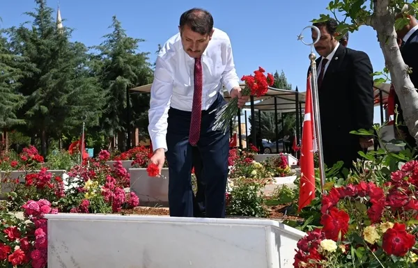 sanliurfa-valisi-salih-ayhan-sehitligi-ziyaret-etti-1653055515930.jpg
