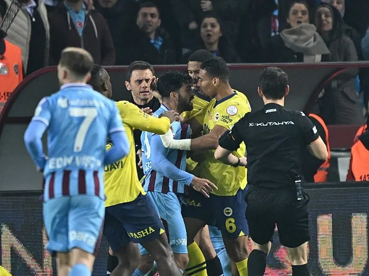 Son dakika haberi: Trabzonspor-Fenerbahçe maçının PFDK sevkleri açıklandı! Kim kaç maç ceza alacak?