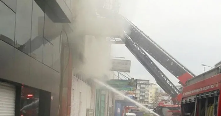 Son dakika: Zeytinburnu’nda sanayi sitesinde yangın