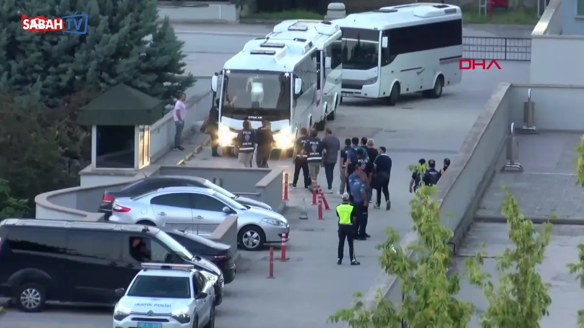Etimesgut Belediyesi’ndeki yolsuzluk operasyonunda Erdal Beşikçioğlu tutuklandı | Video videosunu izle Etimesgut Belediyesi’ndeki yolsuzluk operasyonunda Erdal Beşikçioğlu tutuklandı | Video videosunu izle