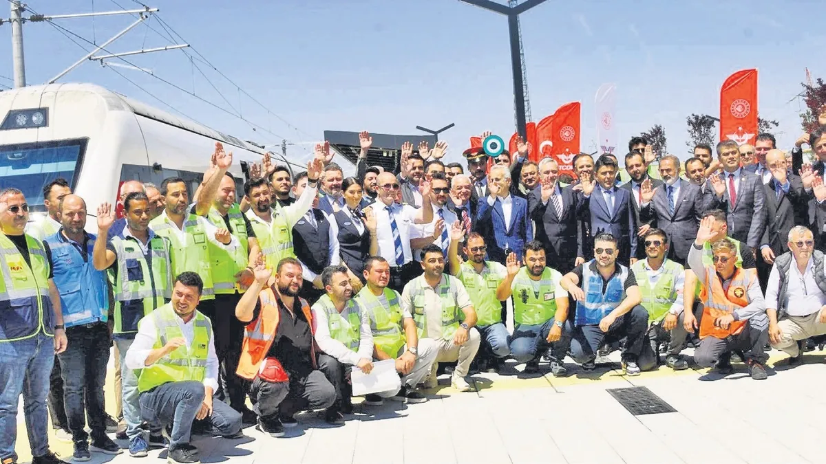 Halkalı-Kapıkule Hızlı Tren Hattı test sürüşü sırasında çekilmiş bir görüntü.
