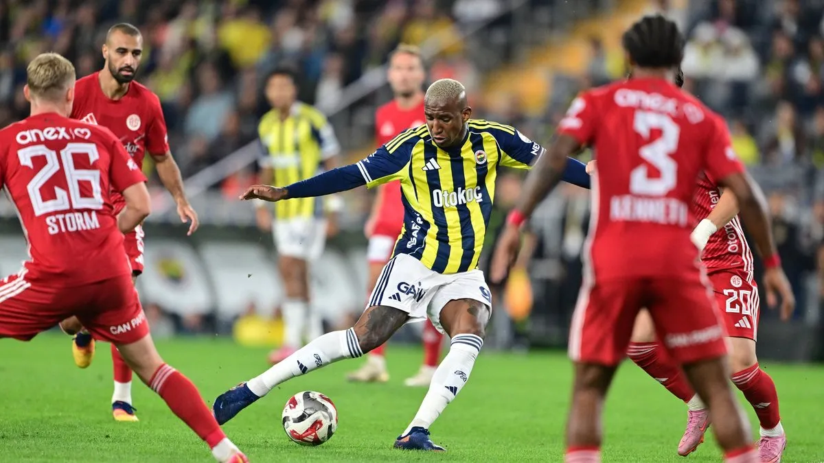 Fenerbahçe hata yapmadı! Kanarya, sahasında Antalyaspor 2-0 mağlup etti…
