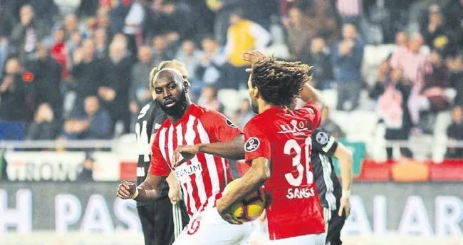 Doukara sırtlıyor