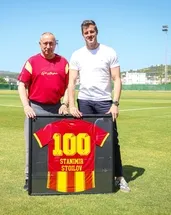Göztepe’den Stoilov’a 100.maç forması!