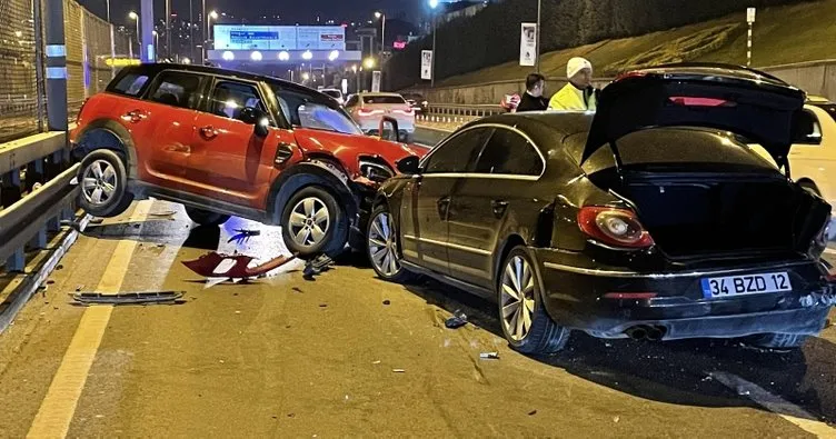 Beyoğlu’nda makas atan sürücü zincirleme kazaya neden oldu