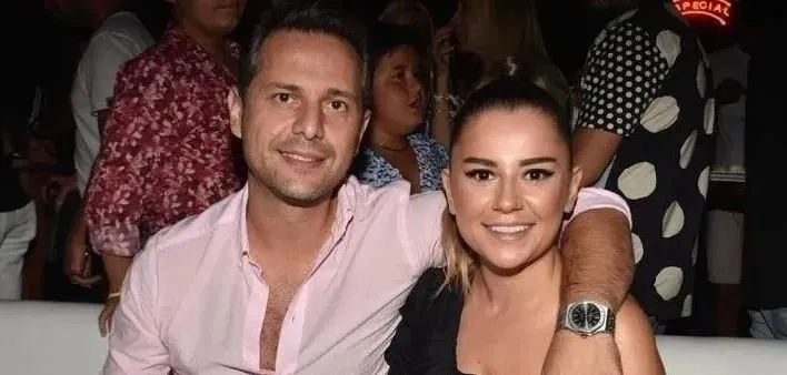 Suç örgütüne yardım etmekle suçlanan şarkıcı Merve Özbey’in eşi Kenan Koçak’tan çarpıcı ifade: Firari olduğunu dahi bilmiyordum