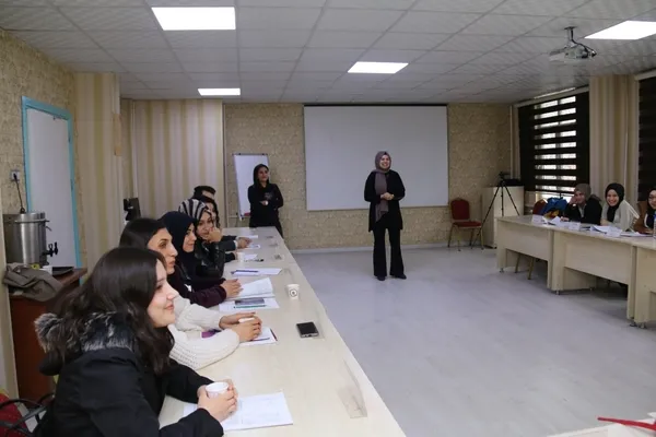 112-personellerine-hastane-oncesi-obstetrik-aciller-egitimi-verildi-1675329797014.jpg